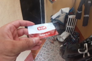 Kurban Bayramı öncesi yetim ve yoksul ailelerimize market kartı BİM kart dağıtımında bulunduk