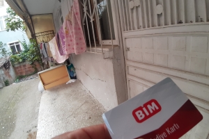 Market kartı BİM kart yardimlarimiz devam ediyor Okullar açılmadan önce yetim ve yoksul ailelerimize okul ve gıda alışverişleri için dağıtımda bulunduk 