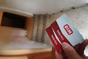 Market kartı BİM kart yardimlarimiz devam ediyor Okullar açılmadan önce yetim ve yoksul ailelerimize okul ve gıda alışverişleri için dağıtımda bulunduk 