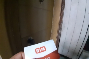 Market kartı BİM kart yardimlarimiz devam ediyor Okullar açılmadan önce yetim ve yoksul ailelerimize okul ve gıda alışverişleri için dağıtımda bulunduk 