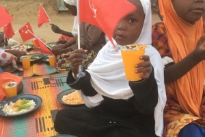 Afrika Çad yemek dağıtımı