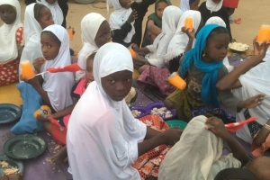 Afrika Çad yemek dağıtımı