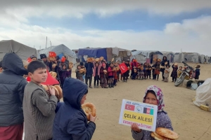 Afganistan çadırlar bölgesinde ekmek dağıtımı yaptık 2022