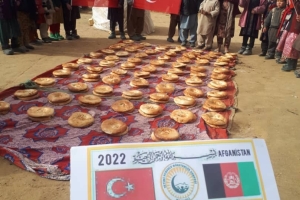 Afganistan çadırlar bölgesinde ekmek dağıtımı yaptık 2022