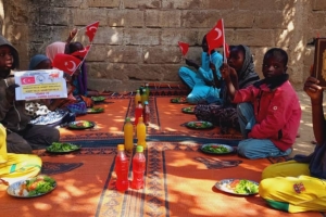 Afrika Mali Kuranı kerim ve Yemek dağıtım 2032