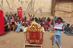 Dünyanın 6.en fakir ülkesi Afrika Gambiya'da ekmek dağıtımı organizasyonumuz