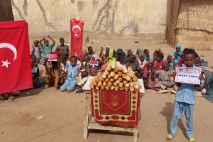 Dünyanın 6.en fakir ülkesi Afrika Gambiya'da ekmek dağıtımı organizasyonumuz