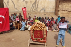 Dünyanın 6.en fakir ülkesi Afrika Gambiya'da ekmek dağıtımı organizasyonumuz