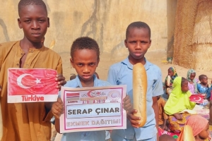 Dünyanın 6.en fakir ülkesi Afrika Gambiya'da ekmek dağıtımı organizasyonumuz