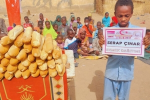 Dünyanın 6.en fakir ülkesi Afrika Gambiya'da ekmek dağıtımı organizasyonumuz