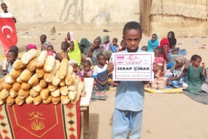 Dünyanın 6.en fakir ülkesi Afrika Gambiya'da ekmek dağıtımı organizasyonumuz