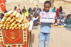 Dünyanın 6.en fakir ülkesi Afrika Gambiya'da ekmek dağıtımı organizasyonumuz