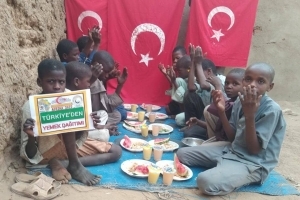 Dünyanın 2.en Fakir ülkesi Afrika Orta Afrika Cumhuriyeti yemek dağıtımı 20 Görsel