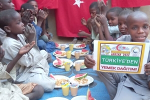 Dünyanın 2.en Fakir ülkesi Afrika Orta Afrika Cumhuriyeti yemek dağıtımı 20 Görsel