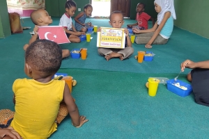 Madagaskar da yemek dağıtımı