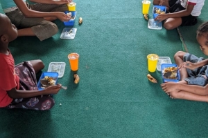 Madagaskar da yemek dağıtımı