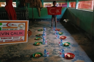 Ramazan ayı Arakan kamplarında iftar yemeği organizasyon