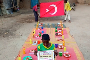 Ramazan ayı Afrika Nijerya iftar yemeği dağıtımı