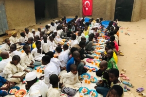 Afrika Çad bölgesinde iftar yemeği dağıtımı yapıldı Ramazan 2022