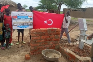 Afrika Nijer Su kuyusu etrafının yalaginin yapılması Murat Küçük sukuyusu 2022 