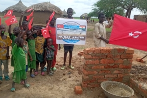 Afrika Nijer Su kuyusu etrafının yalaginin yapılması Murat Küçük sukuyusu 2022 