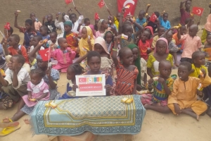 Afrika Kamerun çocukları sevindirme bisküvi dağıtımı gerçekleştirildi Ağustos 2022