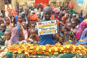 Afrika BENİN bisküvi dağıtımı Eylül 2022 Yetimi yoksulu gözetenler Derneği 