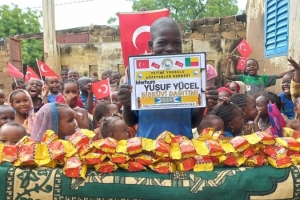 Afrika BENİN bisküvi dağıtımı Eylül 2022 Yetimi yoksulu gözetenler Derneği 