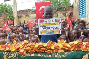 Afrika BENİN bisküvi dağıtımı Eylül 2022 Yetimi yoksulu gözetenler Derneği 