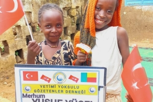 Afrika BENİN bisküvi dağıtımı Eylül 2022 Yetimi yoksulu gözetenler Derneği 