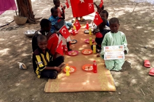 Afrika Kamerun yemek dağıtımı Eylül 2022 Yetimi yoksulu gozetenler derneği 