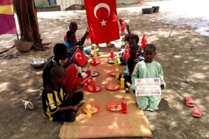 Afrika Kamerun yemek dağıtımı Eylül 2022 Yetimi yoksulu gozetenler derneği 