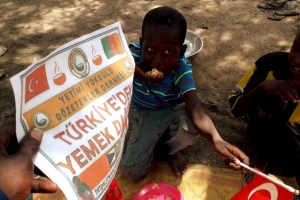 Afrika Kamerun yemek dağıtımı Eylül 2022 Yetimi yoksulu gozetenler derneği 