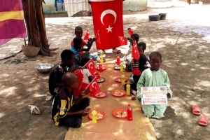 Afrika Kamerun yemek dağıtımı Eylül 2022 Yetimi yoksulu gozetenler derneği 