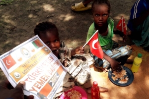 Afrika Kamerun yemek dağıtımı Eylül 2022 Yetimi yoksulu gozetenler derneği 