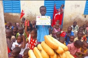 Afrika BENİN'DE yetim yoksul ailelere Ekmek Dağıtımı yapıldı Eylül 2022