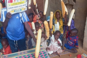 Afrika BENİN'DE yetim yoksul ailelere Ekmek Dağıtımı yapıldı Eylül 2022