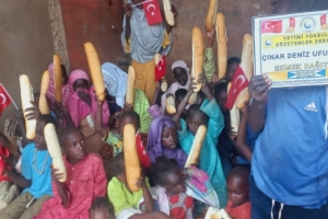 Afrika BENİN'DE yetim yoksul ailelere Ekmek Dağıtımı yapıldı Eylül 2022