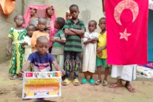 Afrika Kamerun Adak kurbani kesilip yetim yoksul ailelere dağıtıldı Eylül 2022