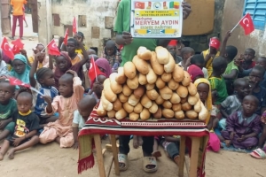 Ekmek dağıtımlarımız devam ediyor Bugün Afrika Benin de yetim ve yoksul ailelere dağıtıldı Eylül 2022