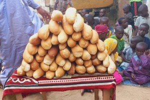 Ekmek dağıtımlarımız devam ediyor Bugün Afrika Benin de yetim ve yoksul ailelere dağıtıldı Eylül 2022