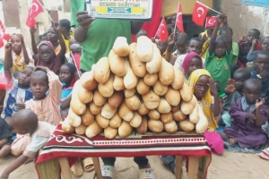 Ekmek dağıtımlarımız devam ediyor Bugün Afrika Benin de yetim ve yoksul ailelere dağıtıldı Eylül 2022