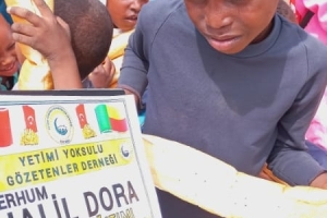 Yetim ve yoksul ailelere ekmek dağıtımlarımız devam ediyor Bugün Afrika Beninde dağıtım yapıldı Eylül 2022