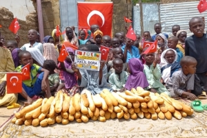 Yetim ve yoksul ailelere ekmek dağıtımlarımız devam ediyor Bugün Afrika Beninde dağıtım yapıldı Eylül 2022