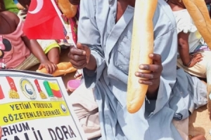 Yetim ve yoksul ailelere ekmek dağıtımlarımız devam ediyor Bugün Afrika Beninde dağıtım yapıldı Eylül 2022