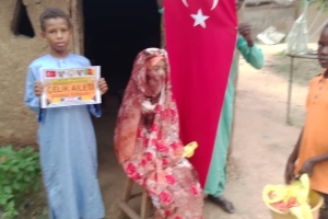 Kurban kesimlerimiz devam ediyor Bugün Afrika Kamerunda yetim ve yoksul ailelere dağıtıldı 2022 Eylül 