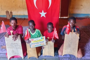Yurtdışı Afrika Benin de Medrese öğrencilerine Kur'an-ı Kerim dağıtımı yapıldı Eylül 2022