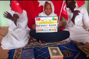 Yurtdışı Afrika Benin de Medrese öğrencilerine Kur'an-ı Kerim dağıtımı yapıldı Eylül 2022