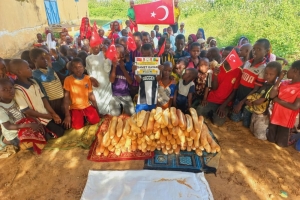 Afrika Benin'de yetim ve yoksul ailelere ekmek dağıtımı yapıldı Yetimi ve yoksulu gözetenler Derneği Eylül 2022