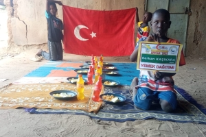 Afrika Kamerun yetim ve yoksul çocuklara yemek dağıtımı yapıldı Ekim 2022
